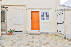 تفاصيل الفندق من الخارج