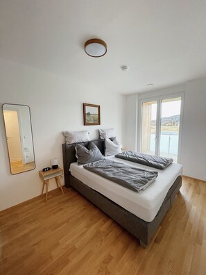 1 bedroom, in-room safe, desk, iron/ironing board
