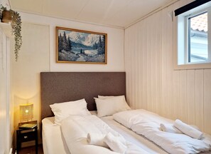 4 Schlafzimmer, Bügeleisen/Bügelbrett, Reisekinderbett, WLAN