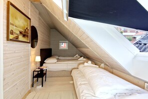 3 bedrooms, iron/ironing board, travel cot, WiFi - Historic charm in the heart of Bergen (Bergen)