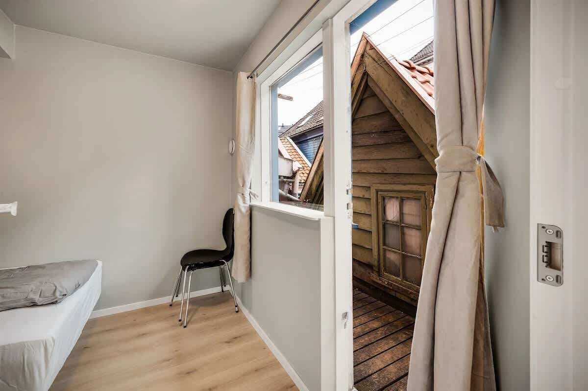 3 bedrooms, iron/ironing board, travel crib, WiFi