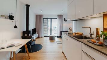 Kühlschrank, Ofen, Herdplatte, Geschirrspüler