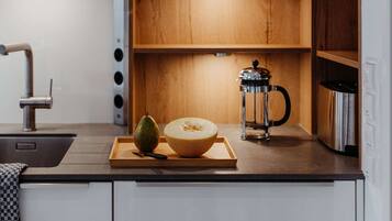 Kühlschrank, Ofen, Herdplatte, Geschirrspüler