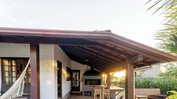 Premier House | Outdoor dining
