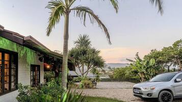 Casa Premier | Jardines del alojamiento