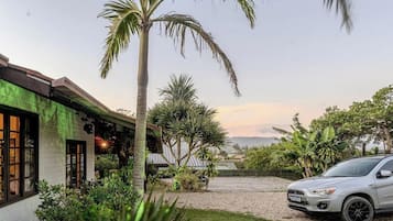 Casa Premier | Jardines del alojamiento