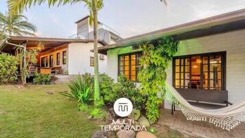 Premier House | Exterior