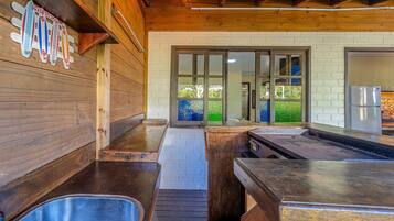 Senior House | Private kitchen | Fridge, microwave, cookware/dishes/utensils, dining tables