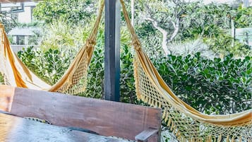 Senior House | Outdoor dining