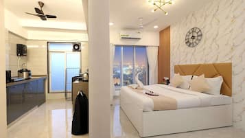 1 bedroom, desk, iron/ironing board, WiFi