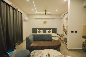 Luxury Double Room | Free WiFi