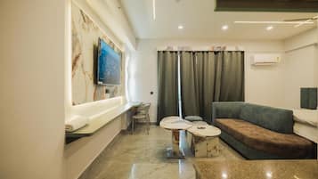 Luxury Double Room | Free WiFi