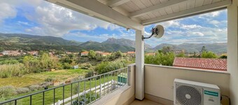 Villa with large garden