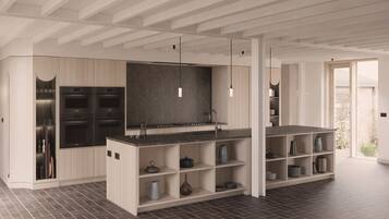 Kjøleskap, mikrobølgeovn, ovn og oppvaskmaskin