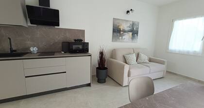 L'olivo- Accommodations 5 minutes from Gardaland, in the quiet among vineyards and olive trees.