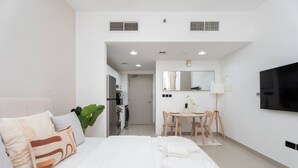 House | 1 bedroom - Sleek Studio at Lakeside Tower A (Dubai)