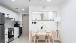 House | 1 bedroom - Sleek Studio at Lakeside Tower A (Dubai)