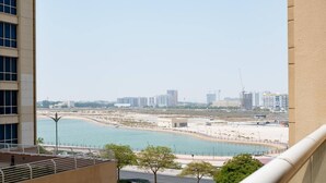 House | 1 bedroom - Sleek Studio at Lakeside Tower A (Dubai)