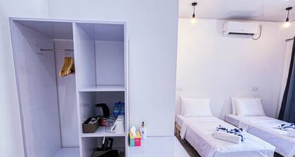 Lovely bed & breakfast with AC in Himandhoo