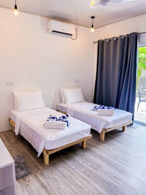 1 habitación, tabla de planchar con plancha, wifi y ropa de cama