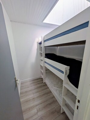 2 bedrooms, internet