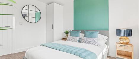 2 bedrooms, iron/ironing board, free WiFi, bed sheets