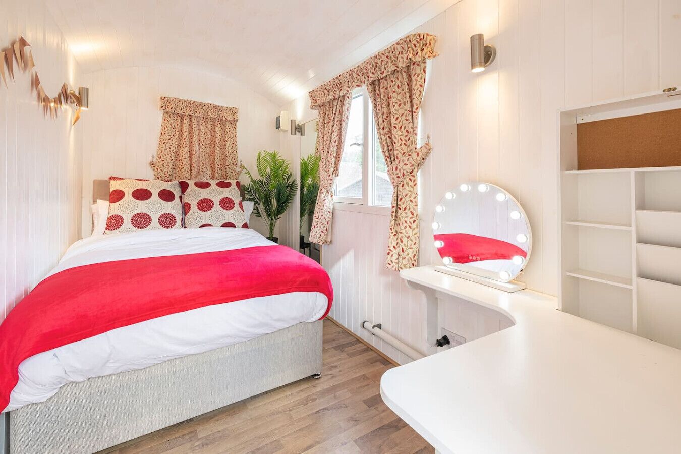 5 chambres, fer et planche à repasser, Wi-Fi gratuit, draps fournis