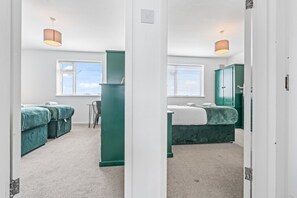 4 bedrooms, iron/ironing board, free WiFi, bed sheets