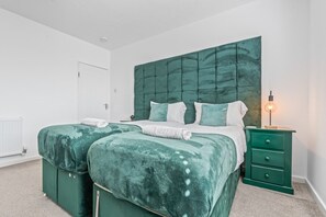 4 chambres, fer et planche à repasser, Wi-Fi gratuit, draps fournis