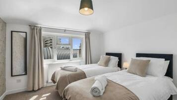 3 bedrooms, iron/ironing board, free WiFi, bed sheets