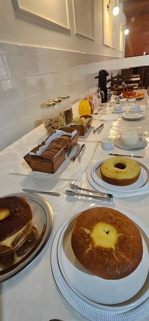 Free daily buffet breakfast