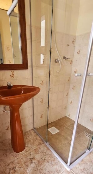 Standard Single Room | Bathroom
