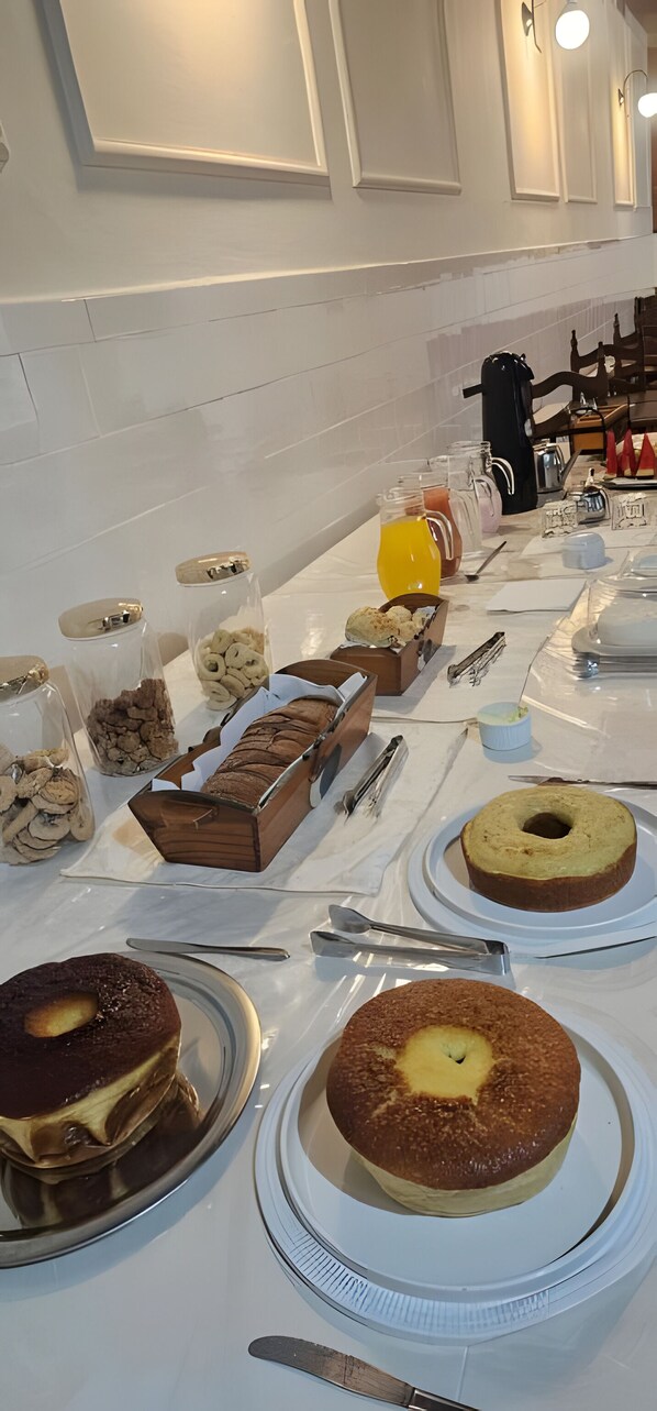 Free daily buffet breakfast - Hotel Barbacena (Barbacena)