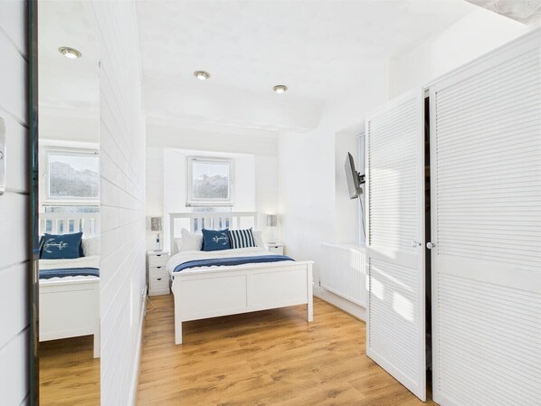 3 soveværelser, skrivebord, strygejern/strygebræt, Wi-Fi