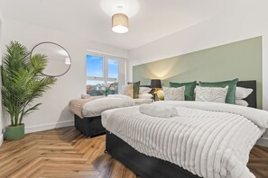 2 bedrooms, iron/ironing board, free WiFi, bed sheets