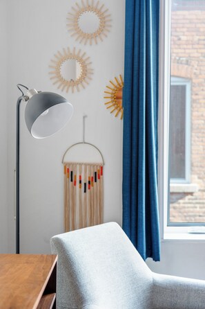 Interior - Sophisticated Stay - Chic 2BR in Mile End/Plateau (Montréal)