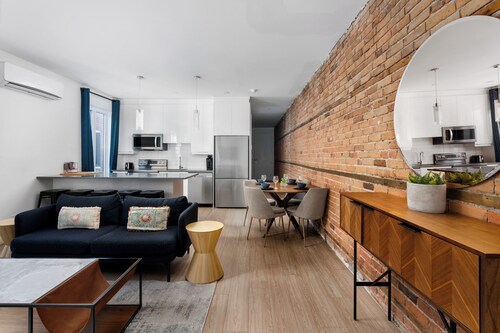 Sophisticated Stay - Chic 2BR in Mile End/Plateau