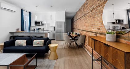 Sophisticated Stay - Chic 2BR in Mile End/Plateau