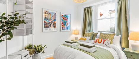2 chambres, fer et planche à repasser, Wi-Fi, draps fournis