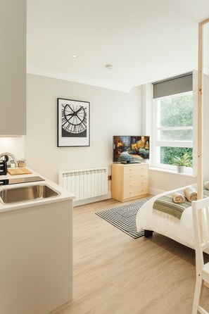 1 bedroom, desk, iron/ironing board, WiFi