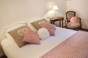 4 habitaciones, wifi y ropa de cama