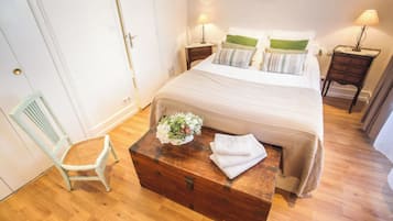 4 bedrooms, WiFi, bed sheets