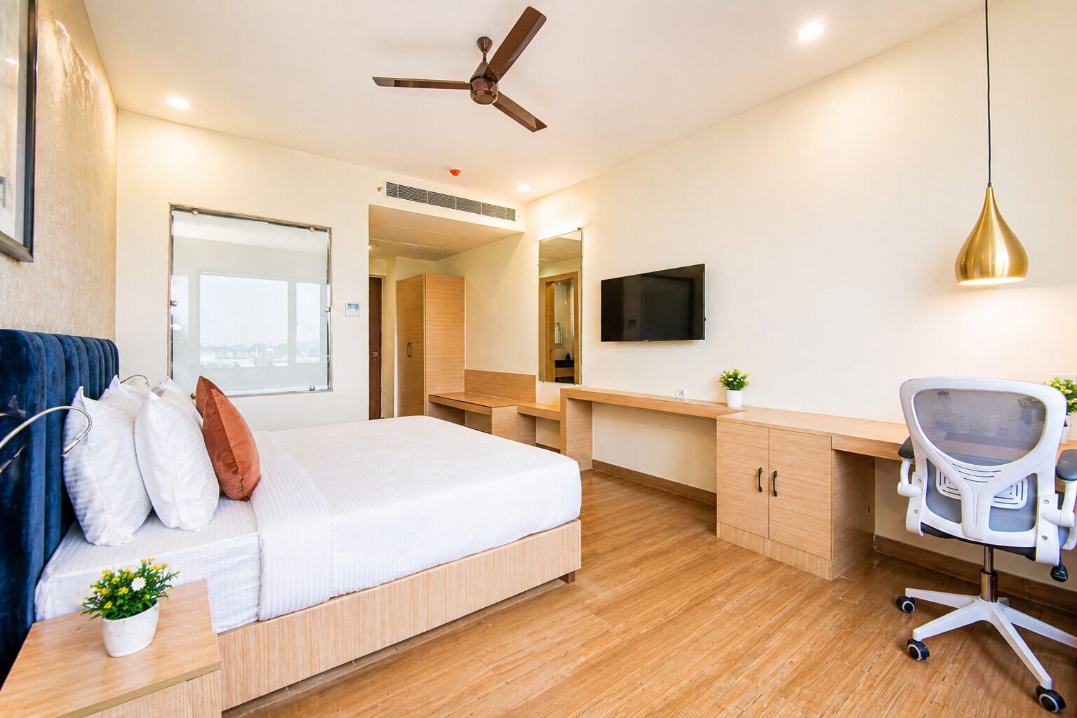 Minibar, in-room safe, laptop workspace, soundproofing