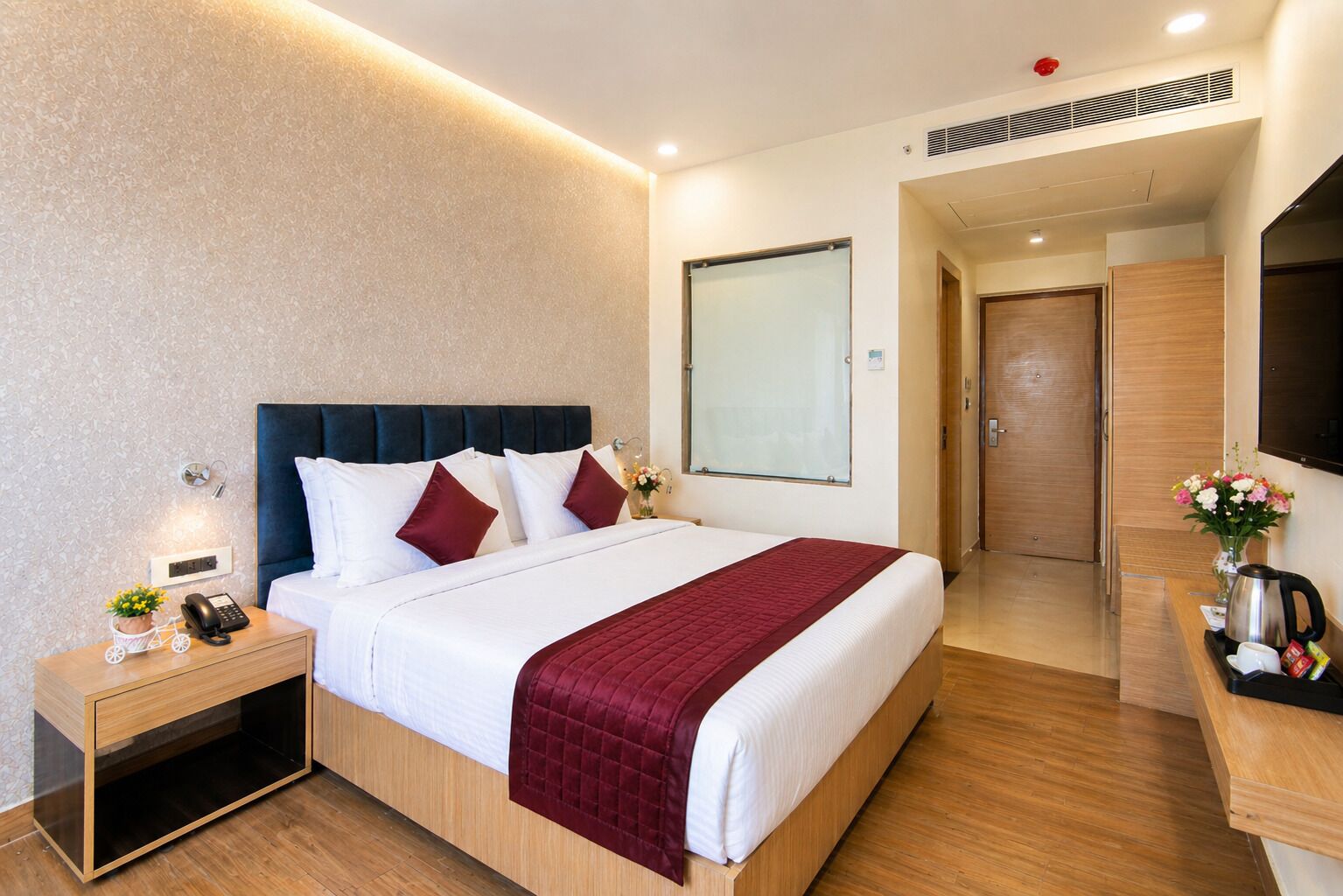 Habitación ejecutiva doble, 1 cama de matrimonio grande | Minibar, caja fuerte, espacio para trabajar con un portátil