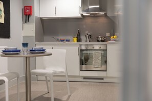 Studio, Non Smoking | Private kitchen