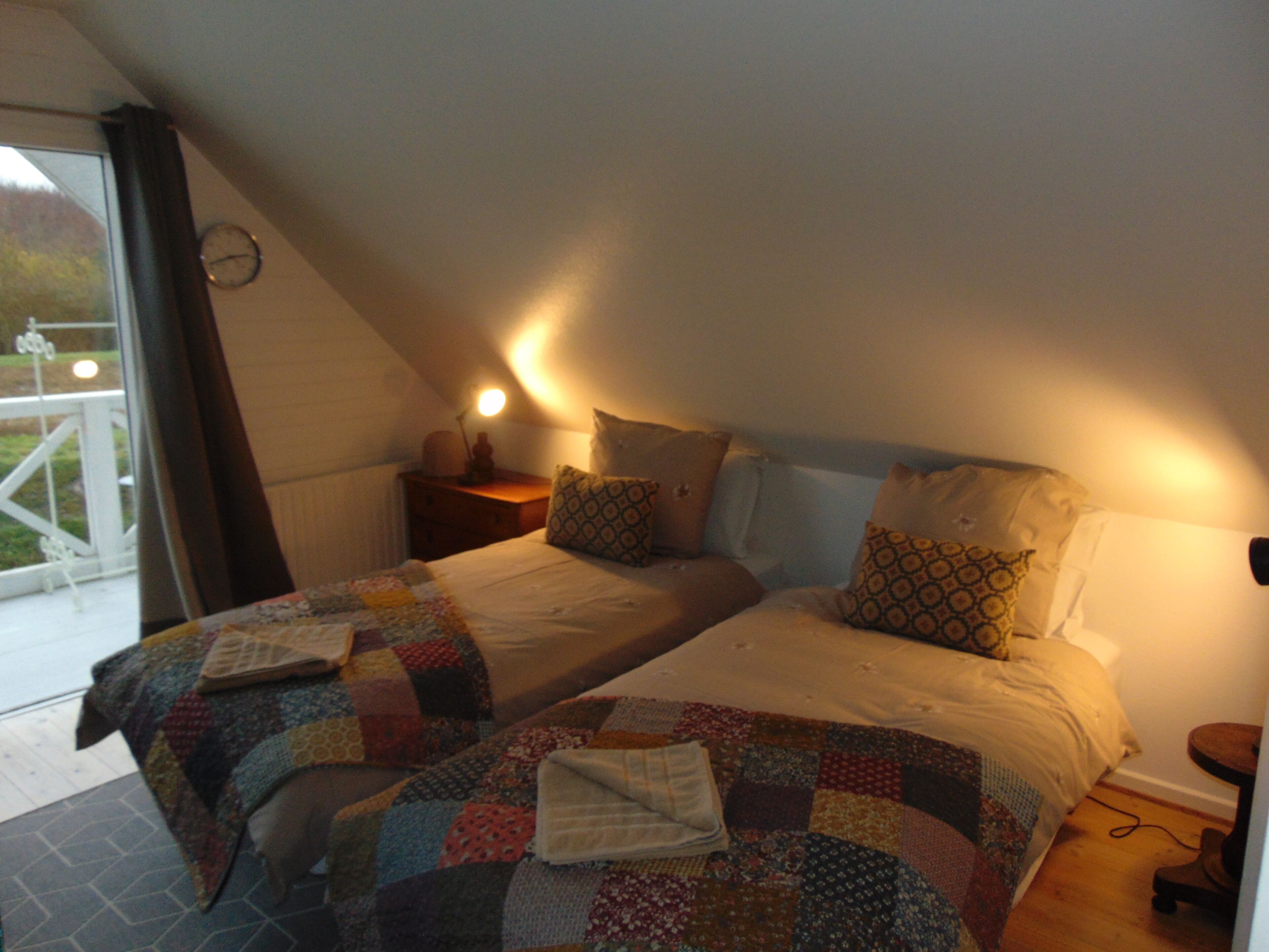 Basic-værelse med 2 enkeltsenge | Individuelt design, individuel indretning, gratis Wi-Fi