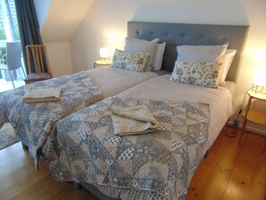 Comfort Double Room | Individually decorated, individually furnished, free WiFi - Dutchies-dk (Vaeggerlose)