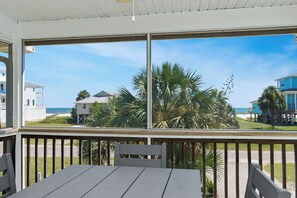 تناول الطعام بالخارج