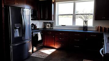 Micro-ondes, four, plaque de cuisson, lave-vaisselle