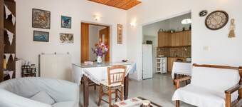 Apartment 'Eve's House' with Mountain View, Wi-Fi and Air Conditioning
